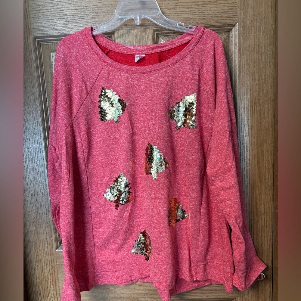 HOLIDAY TIME CHRISTMAS TOP